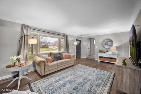 Tiny photo for 3818 Beverly Drive, Toledo, OH 43614 (MLS # 10005015)