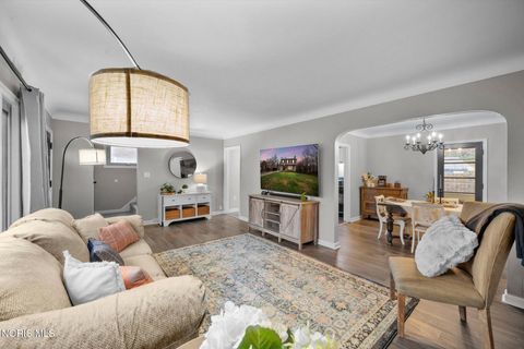 Tiny photo for 3818 Beverly Drive, Toledo, OH 43614 (MLS # 10005015)