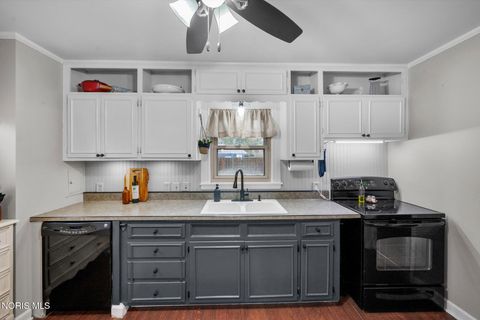 Tiny photo for 3818 Beverly Drive, Toledo, OH 43614 (MLS # 10005015)