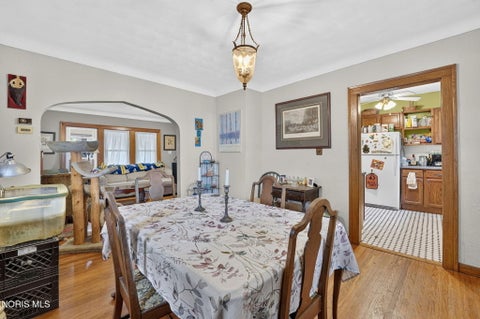 Tiny photo for 837 Geneva Avenue, Toledo, OH 43609 (MLS # 10010865)