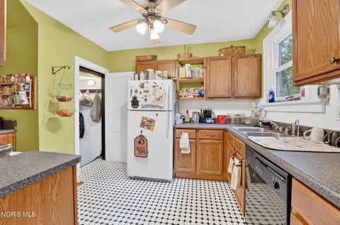 Tiny photo for 837 Geneva Avenue, Toledo, OH 43609 (MLS # 10010865)