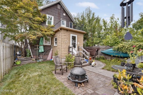 Tiny photo for 837 Geneva Avenue, Toledo, OH 43609 (MLS # 10010865)