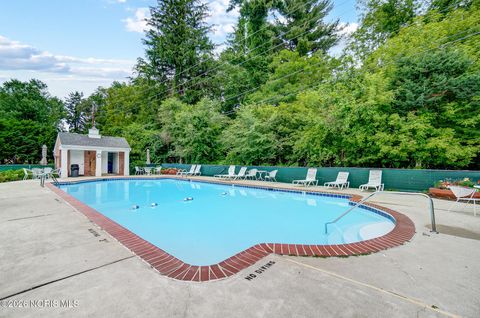 Tiny photo for 5679 Monroe Street, Sylvania, OH 43560 (MLS # 10003440)