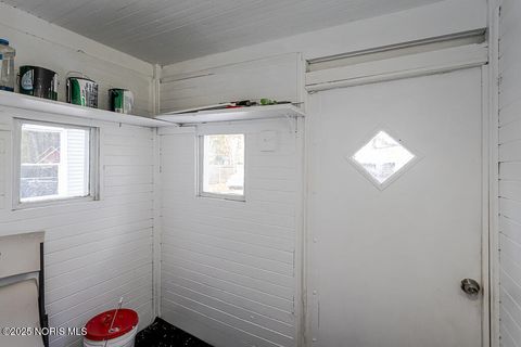 Tiny photo for 1129 Mason Street, Toledo, OH 43605 (MLS # 10004884)