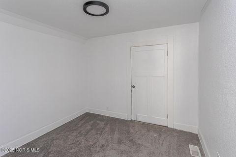 Tiny photo for 1129 Mason Street, Toledo, OH 43605 (MLS # 10004884)