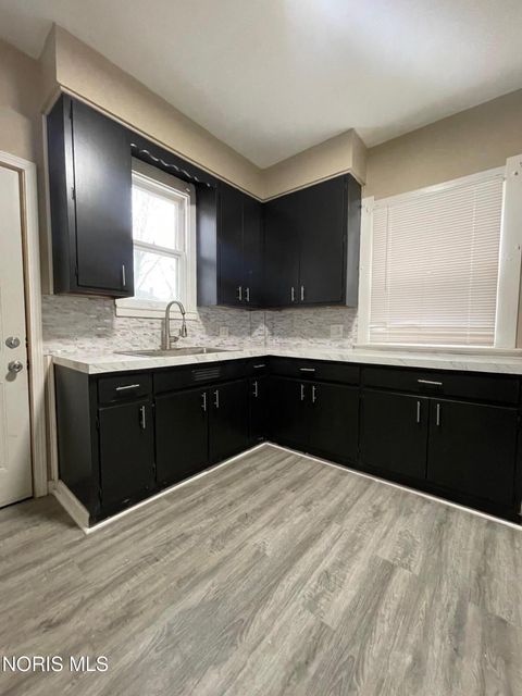 Tiny photo for 1129 Mason Street, Toledo, OH 43605 (MLS # 10004884)