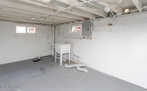 Tiny photo for 1129 Mason Street, Toledo, OH 43605 (MLS # 10004884)