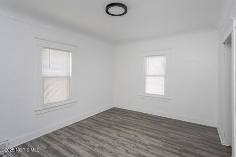 Tiny photo for 1129 Mason Street, Toledo, OH 43605 (MLS # 10004884)