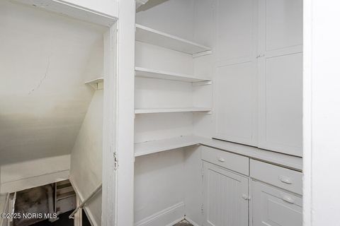 Tiny photo for 1129 Mason Street, Toledo, OH 43605 (MLS # 10004884)