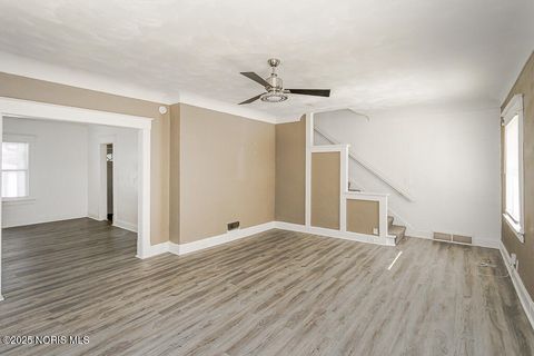 Tiny photo for 1129 Mason Street, Toledo, OH 43605 (MLS # 10004884)