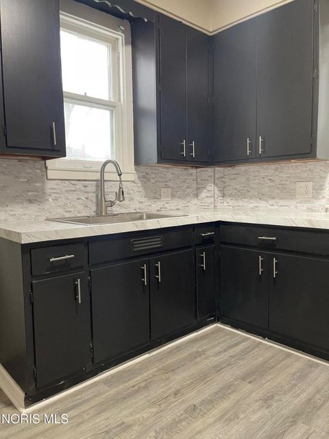 Tiny photo for 1129 Mason Street, Toledo, OH 43605 (MLS # 10004884)