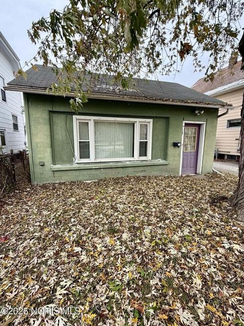 Photo of 2122 Arlington Avenue, Toledo, OH 43609 (MLS # 10001587)