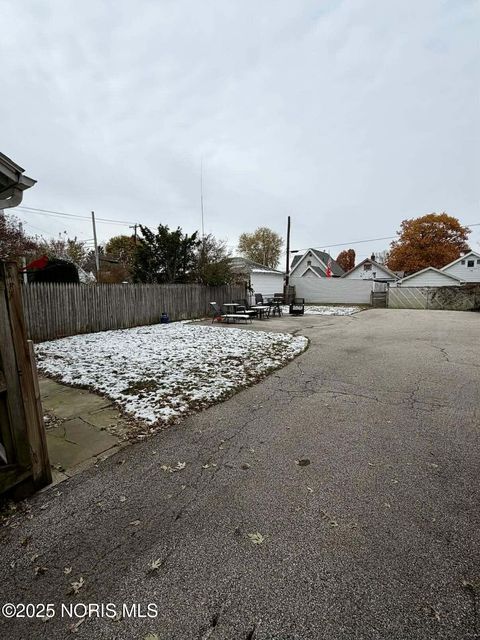 Tiny photo for 2122 Arlington Avenue, Toledo, OH 43609 (MLS # 10001587)