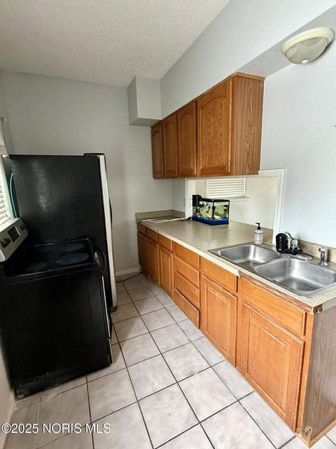 Tiny photo for 2122 Arlington Avenue, Toledo, OH 43609 (MLS # 10001587)