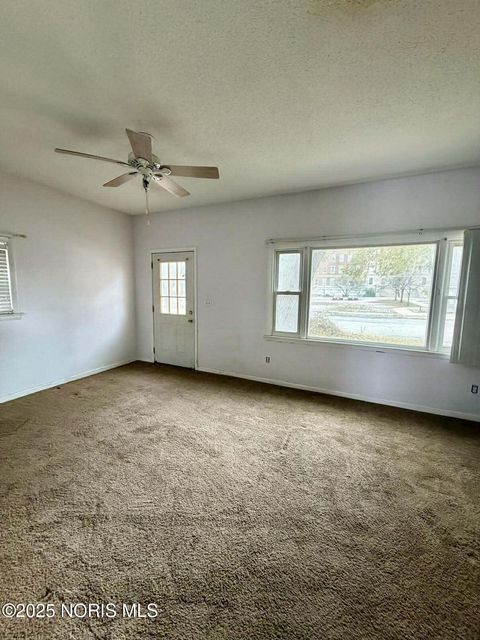 Tiny photo for 2122 Arlington Avenue, Toledo, OH 43609 (MLS # 10001587)