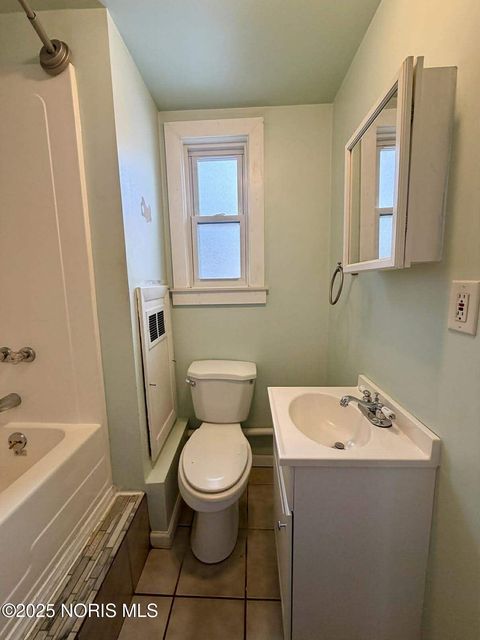 Tiny photo for 2122 Arlington Avenue, Toledo, OH 43609 (MLS # 10001587)