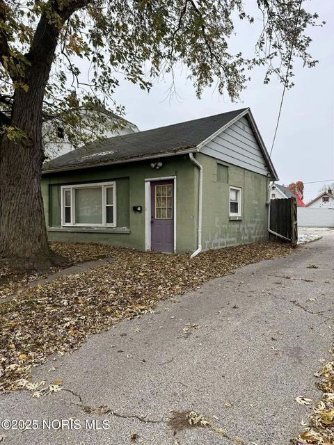 Tiny photo for 2122 Arlington Avenue, Toledo, OH 43609 (MLS # 10001587)