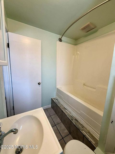 Tiny photo for 2122 Arlington Avenue, Toledo, OH 43609 (MLS # 10001587)