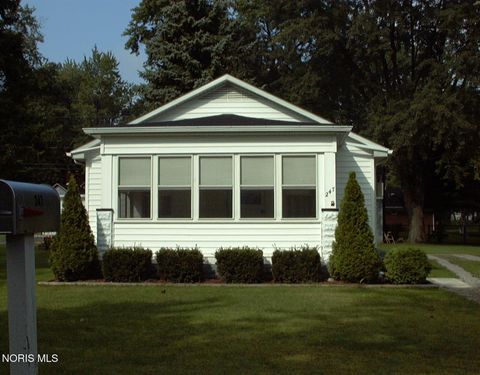 Photo of 247 Deigle Drive, Toledo, OH 43615 (MLS # 10006389)