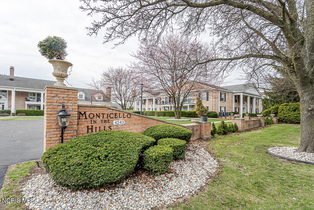 4243 W Bancroft Street Apt 205w