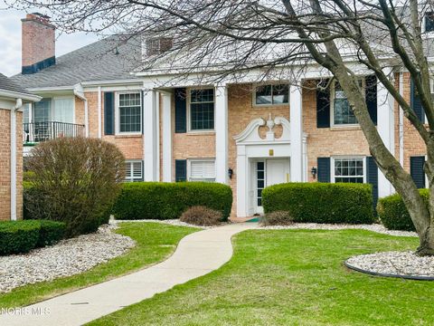 Photo of 4243 W Bancroft Street #Apt 205w, Ottawa Hills, OH 43615 (MLS # 10005375)