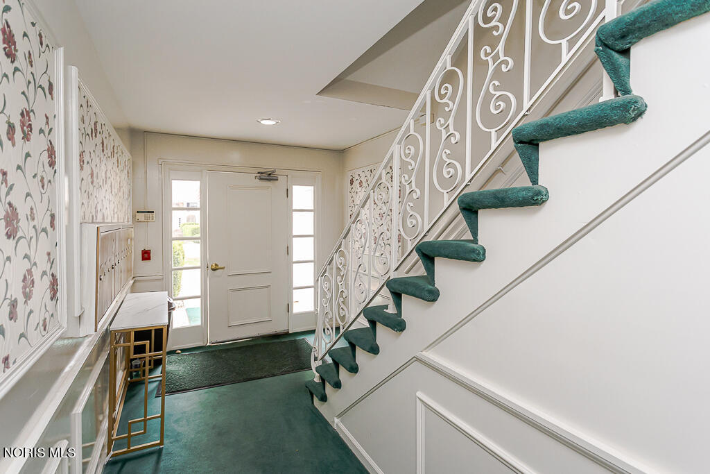 4243 W Bancroft Street Apt 205w