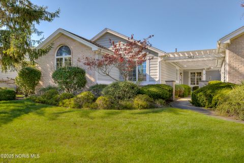Photo of 2413 Mckivett Drive, Toledo, OH 43615 (MLS # 6136587) Photo of 2413 Mckivett Drive, Toledo, OH 43615 (MLS # 6136587)