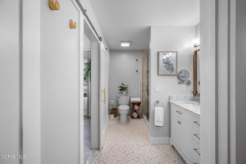 Tiny photo for 5131 Bainbridge Rd, Toledo, OH 43623 (MLS # 10004541)