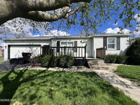 Photo of 405 S East Street, Vanlue, OH 45890 (MLS # 10006046)