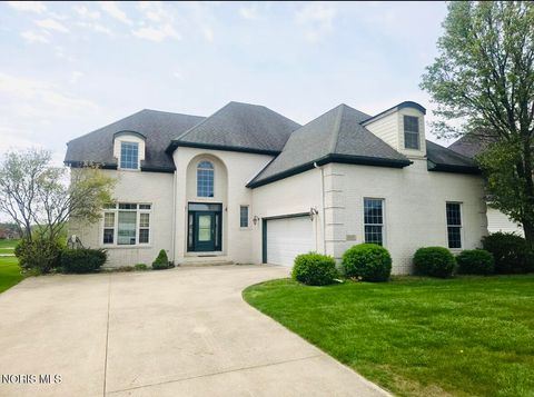 Photo of 1447 Muirfield Drive, Bowling Green, OH 43402 (MLS # 10006924)