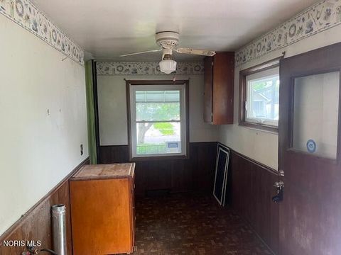 Tiny photo for 252 Kenmore Avenue, Toledo, OH 43609 (MLS # 10009948)