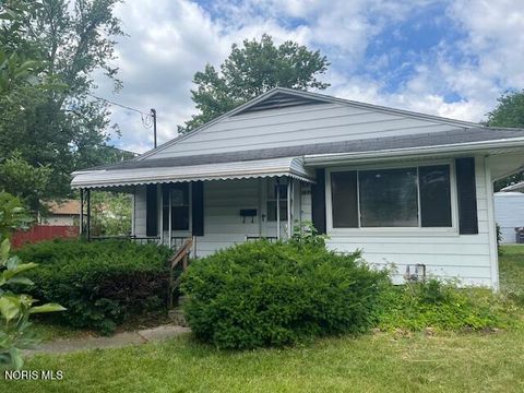 Photo of 252 Kenmore Avenue, Toledo, OH 43609 (MLS # 10009948)