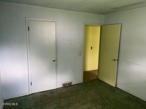 Tiny photo for 252 Kenmore Avenue, Toledo, OH 43609 (MLS # 10009948)