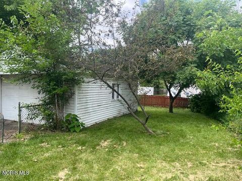 Tiny photo for 252 Kenmore Avenue, Toledo, OH 43609 (MLS # 10009948)
