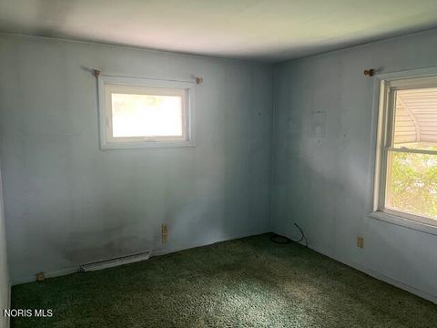 Tiny photo for 252 Kenmore Avenue, Toledo, OH 43609 (MLS # 10009948)