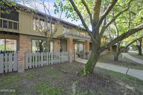 Tiny photo for 29666 E River Road, Perrysburg, OH 43551 (MLS # 10013932)