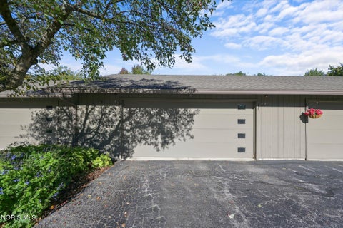 Tiny photo for 29666 E River Road, Perrysburg, OH 43551 (MLS # 10013932)
