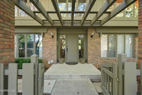 Tiny photo for 29666 E River Road, Perrysburg, OH 43551 (MLS # 10013932)