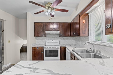 Tiny photo for 2171 Laurel Valley Drive, Toledo, OH 43614 (MLS # 10014328)