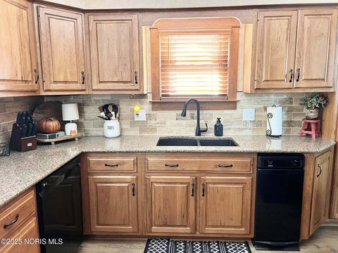 Tiny photo for 217 Hancock Street, Findlay, OH 45840 (MLS # 10000344)