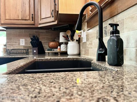 Tiny photo for 217 Hancock Street, Findlay, OH 45840 (MLS # 10000344)