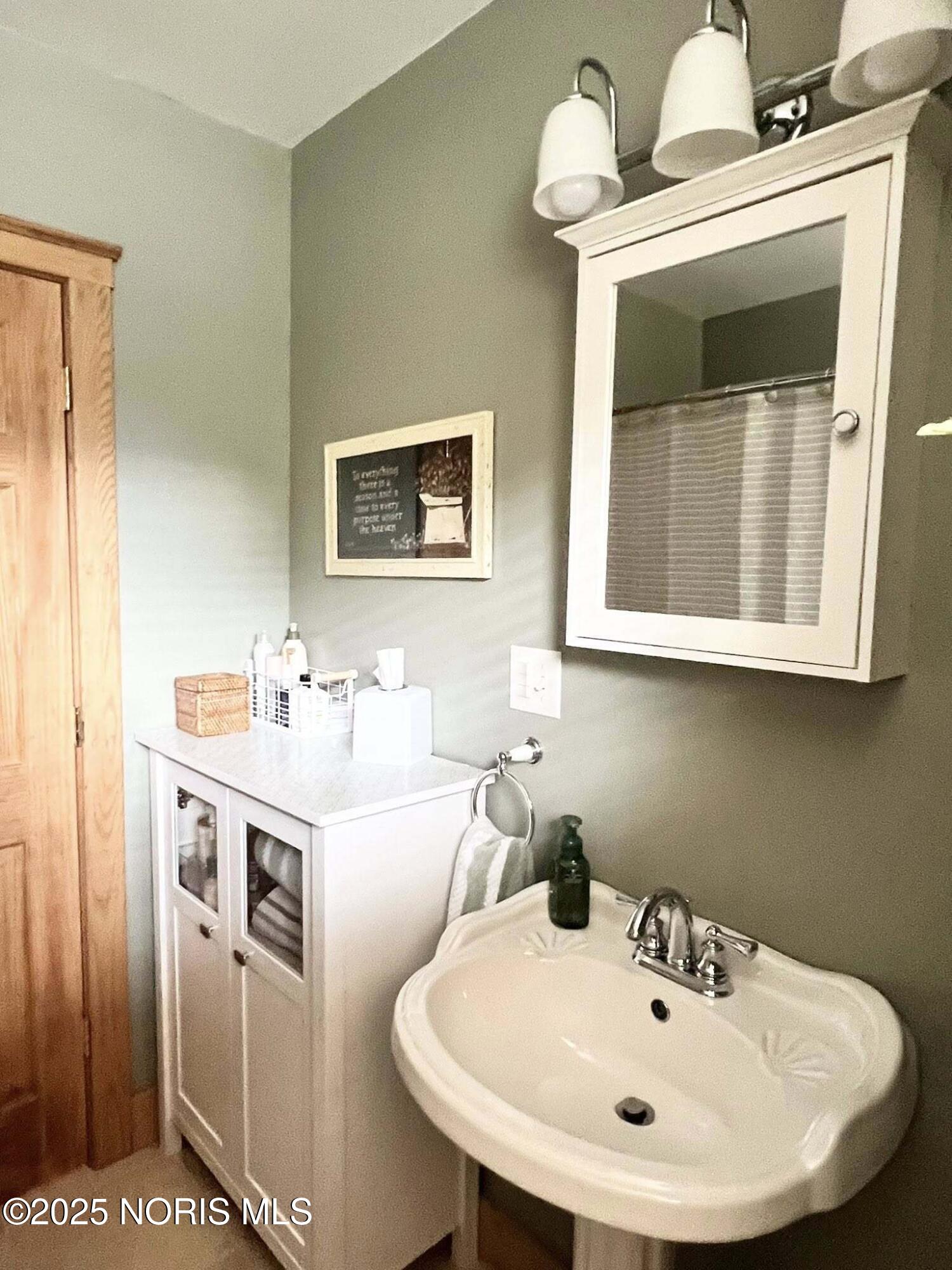 Findlay, Ohio 45840, United States, 3 Bedrooms Bedrooms, ,2 BathroomsBathrooms,Residential,Coming Soon,230645