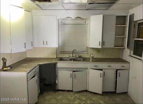 Tiny photo for 2315 Caledonia Street, Toledo, OH 43605 (MLS # 10002412)