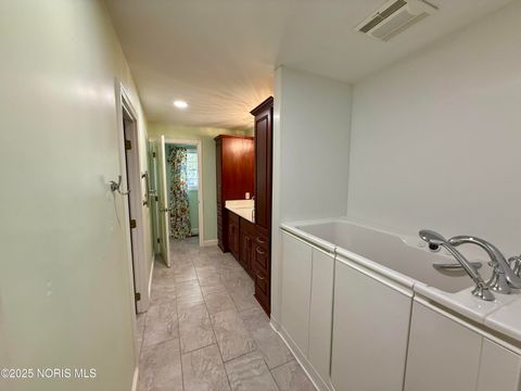 Tiny photo for 505 Bright Road, Findlay, OH 45840 (MLS # 10000238)