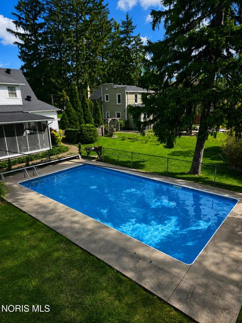 Tiny photo for 228 W Broadway Street, Maumee, OH 43537 (MLS # 10007193)