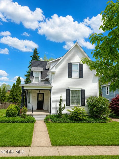 Photo of 228 W Broadway Street, Maumee, OH 43537 (MLS # 10007193)