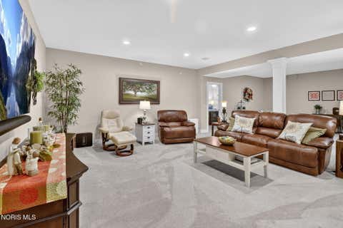 Tiny photo for 4450 Post Office Circle, Maumee, OH 43537 (MLS # 10011152)