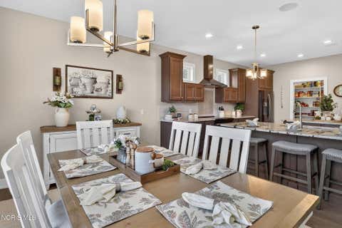 Tiny photo for 4450 Post Office Circle, Maumee, OH 43537 (MLS # 10011152)
