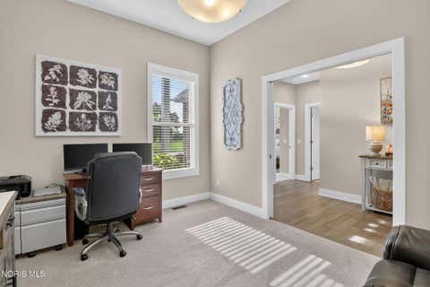 Tiny photo for 4450 Post Office Circle, Maumee, OH 43537 (MLS # 10011152)