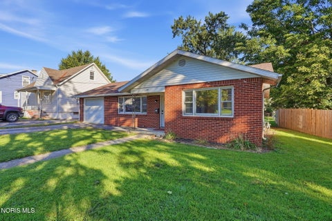 Tiny photo for 136 E Hobart Avenue, Findlay, OH 45840 (MLS # 10014069)